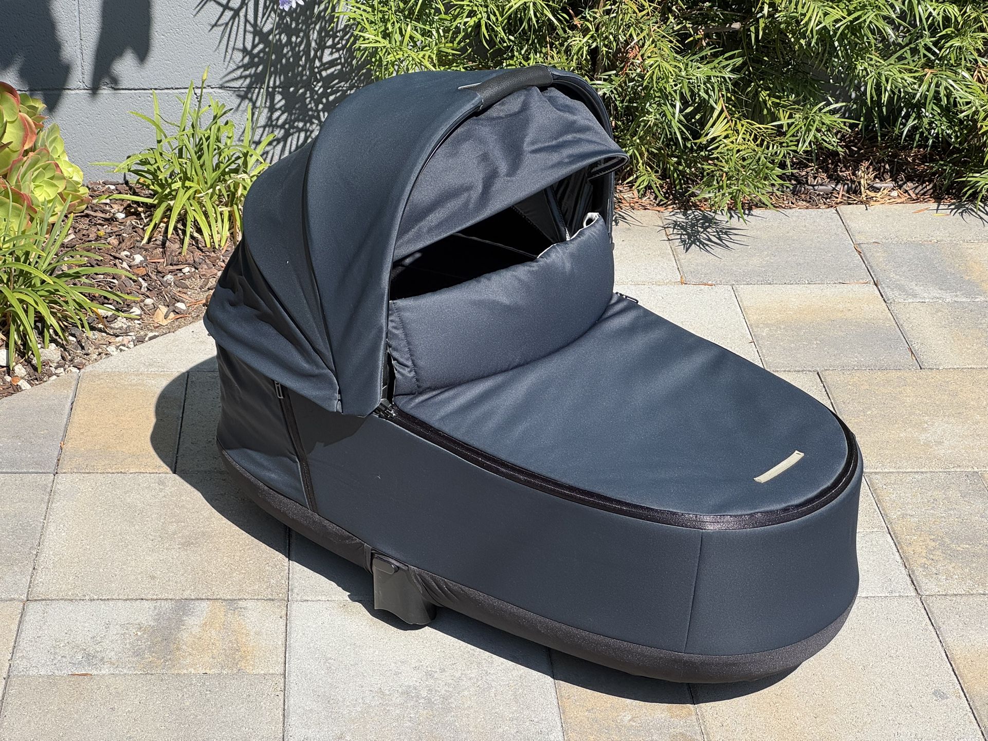 Cybex Priam Lux Carry Cot bassinet