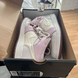 Air Jordan 1 Mid Easter