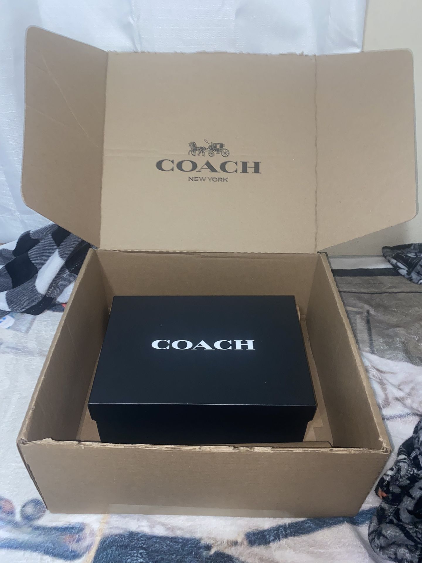 Women’s Coach Slides