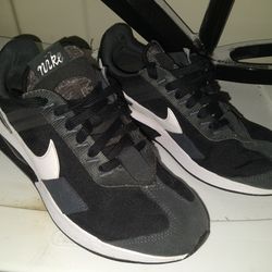 "Nike Air Max (Men Sz. 9)"