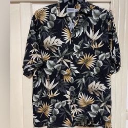WINDHAM POINTE Men’s Hawaiian 100% RAYON floral shirt size M