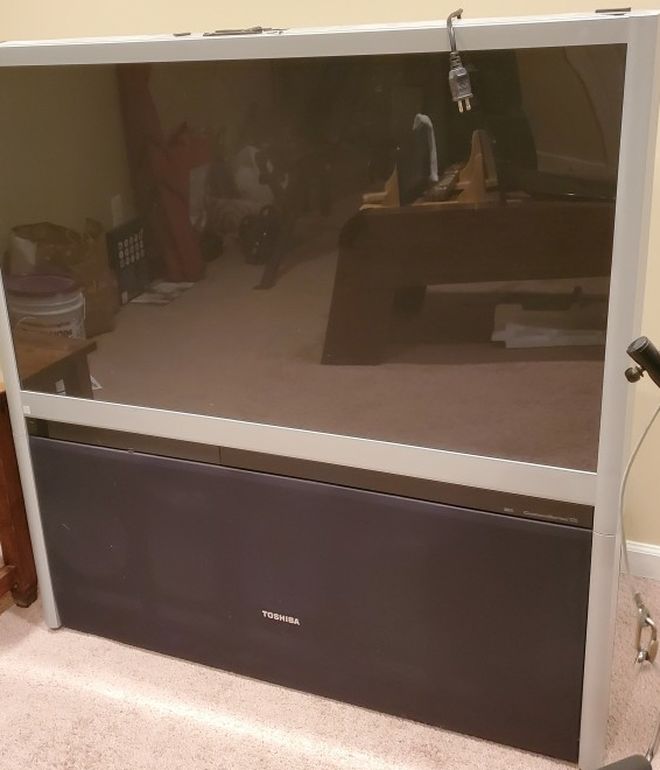 FREE! FREE! Toshiba 55 Inch Projection TV