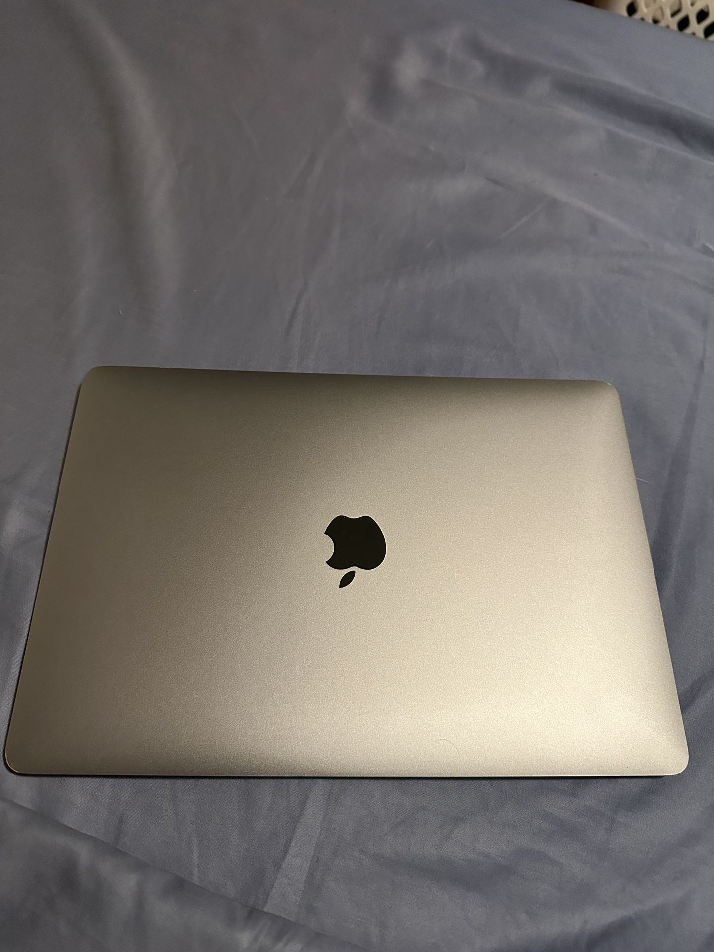 MacBook Air 13” (M1,2020)