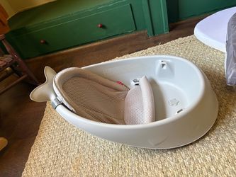 Skip Hop Moby Smart Sling 3-Stage Whale Bathtub, Gray