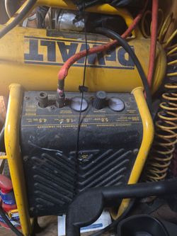Dewalt air compressor pre owned working great 200 psi see photos for details
Comes with a long hose
Cash only please