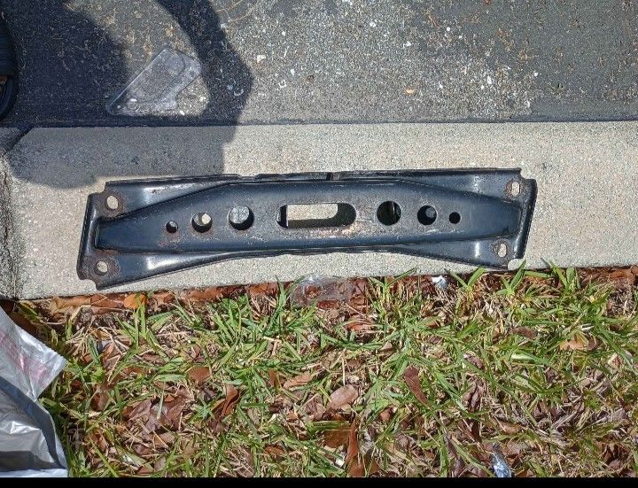 G35 Transmission Crossmember