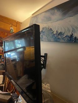 Tv & wall mount