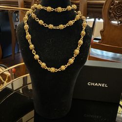 Authentic Chanel Vintage Gold Tone Gilt Filligree Beaded Ball Metal Necklace Rare