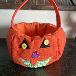 Soft -sided pumpkin plush Halloween basket
