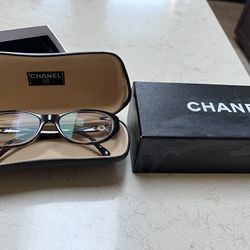 Beautiful Chanel reading glasses for Sale in El Cajon, CA - OfferUp