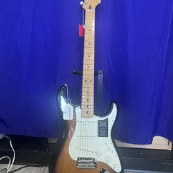 Fender 70th Anniversary Sunburst Stratocaster