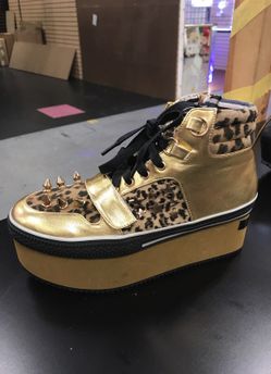 Platform spike animal print tennis shoes size 8