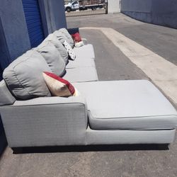 Modern sectional couch 🛋️ gray, very clean