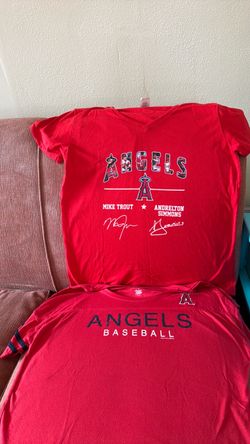 Women’s Large Angels T-shirt