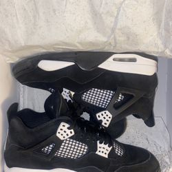 Jordan 4 White Thunder