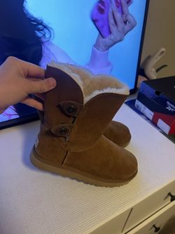 UGG womens size 8 