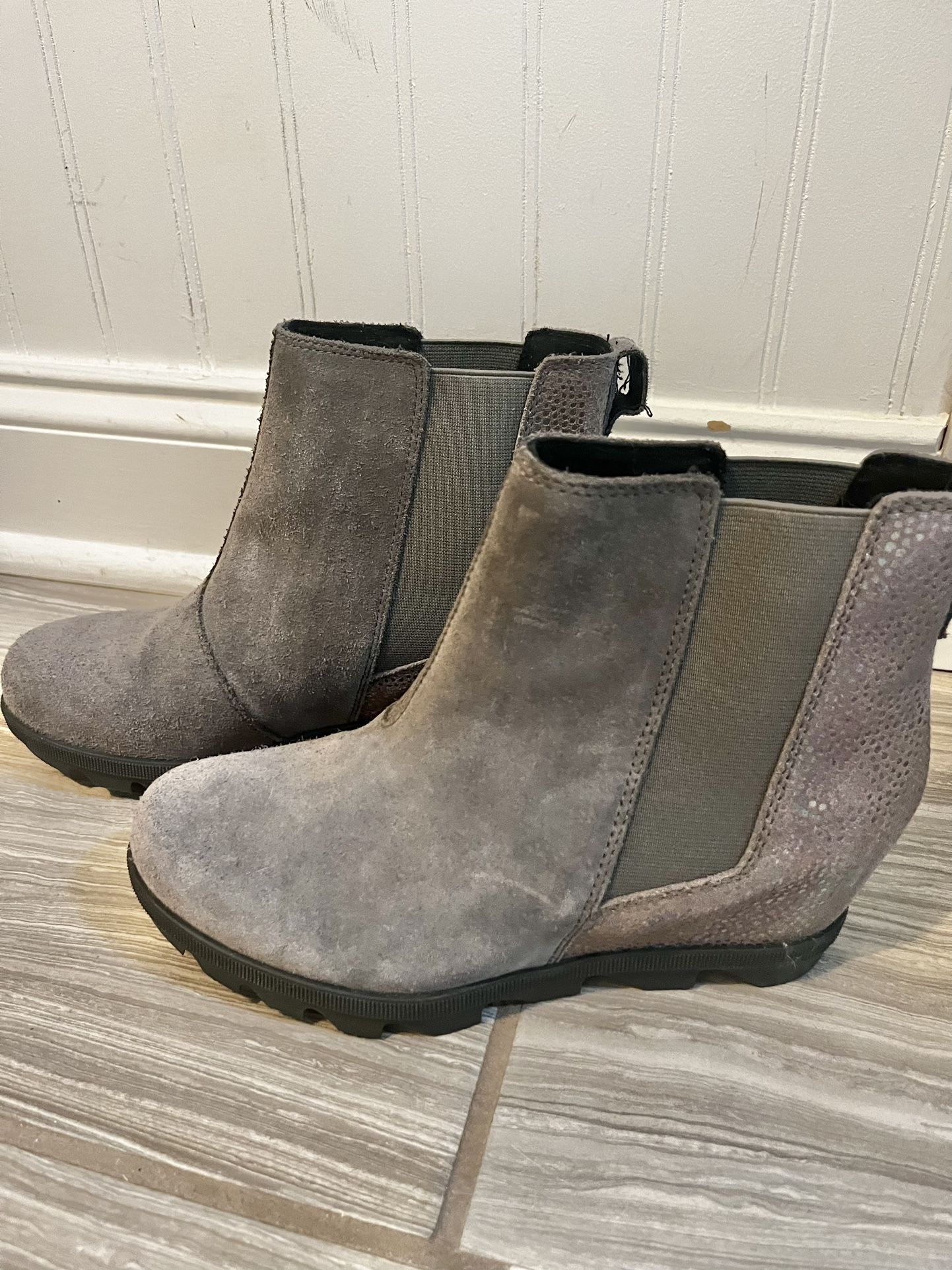Sorry Joan Of Arctic Chelsea Boots Girls Size 4