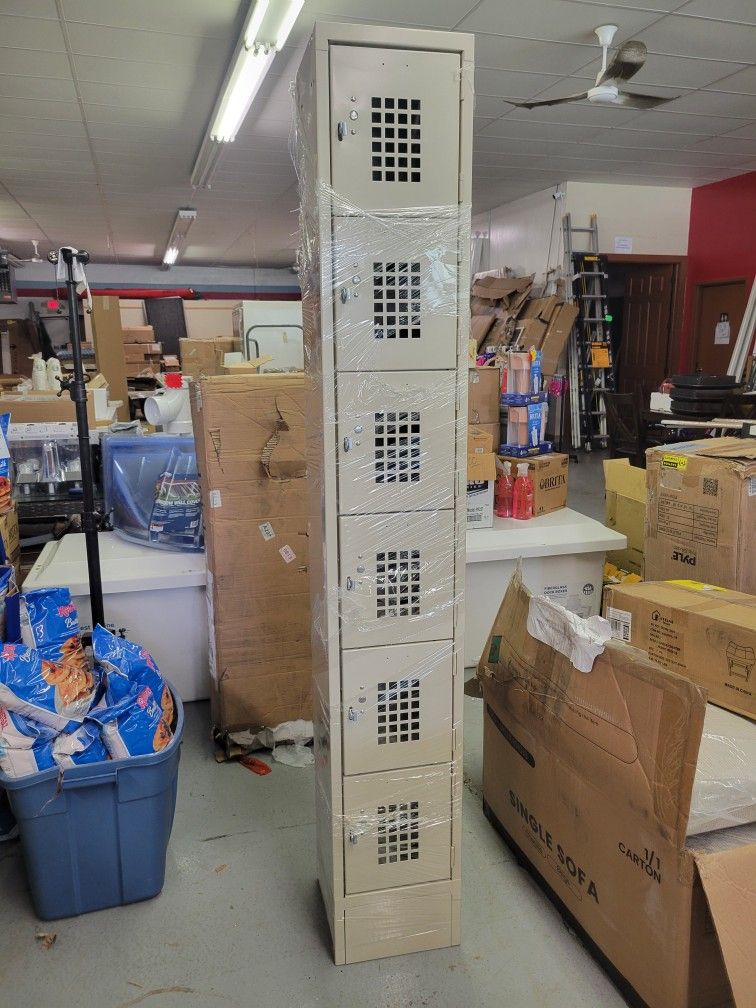 12x12 6 Compartment Lockers