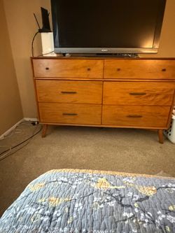 Dresser and night stand.