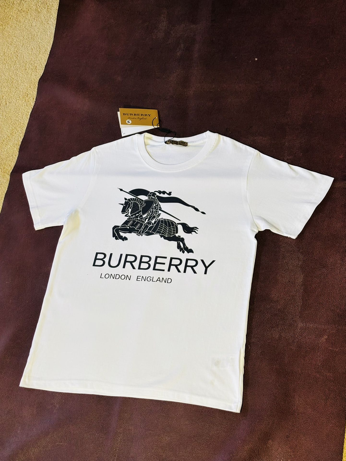 Burberry Clean White T-Shirt Size Medium New