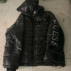 Guess puffer