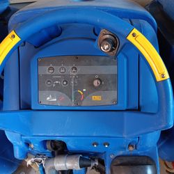Floor Scrubber Machine