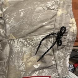 Field & Stream Camo Cargo Pants - Size Medium