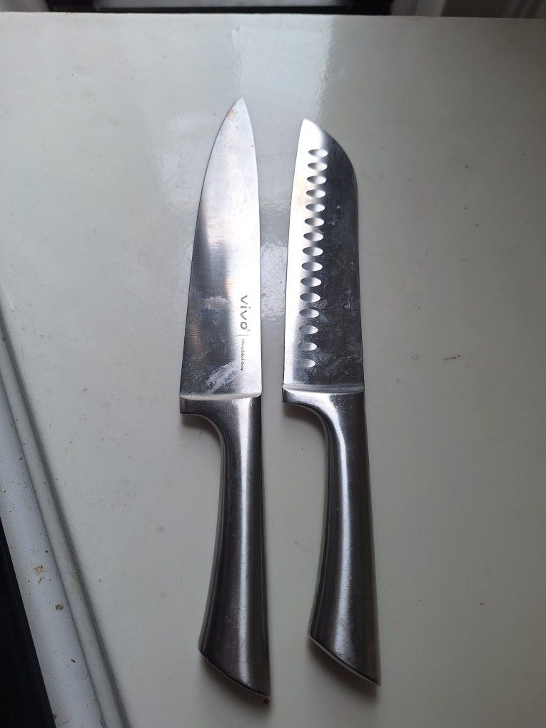 2 VIVO KNIFES