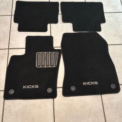 New Car Carpet For Nissan kicks / Alfombras Nuevas Para Nissan kicks.
