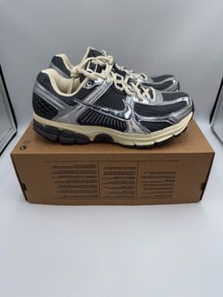 Nike Zoom Vomero 5 Shoe Size 10.5 Women’s