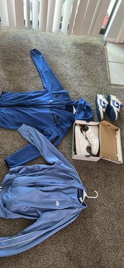 2 Nike techs and Air Force 1 shows for sale