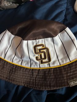Reversible bucket hat
