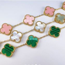 Beautiful Four Clover Bracelet 