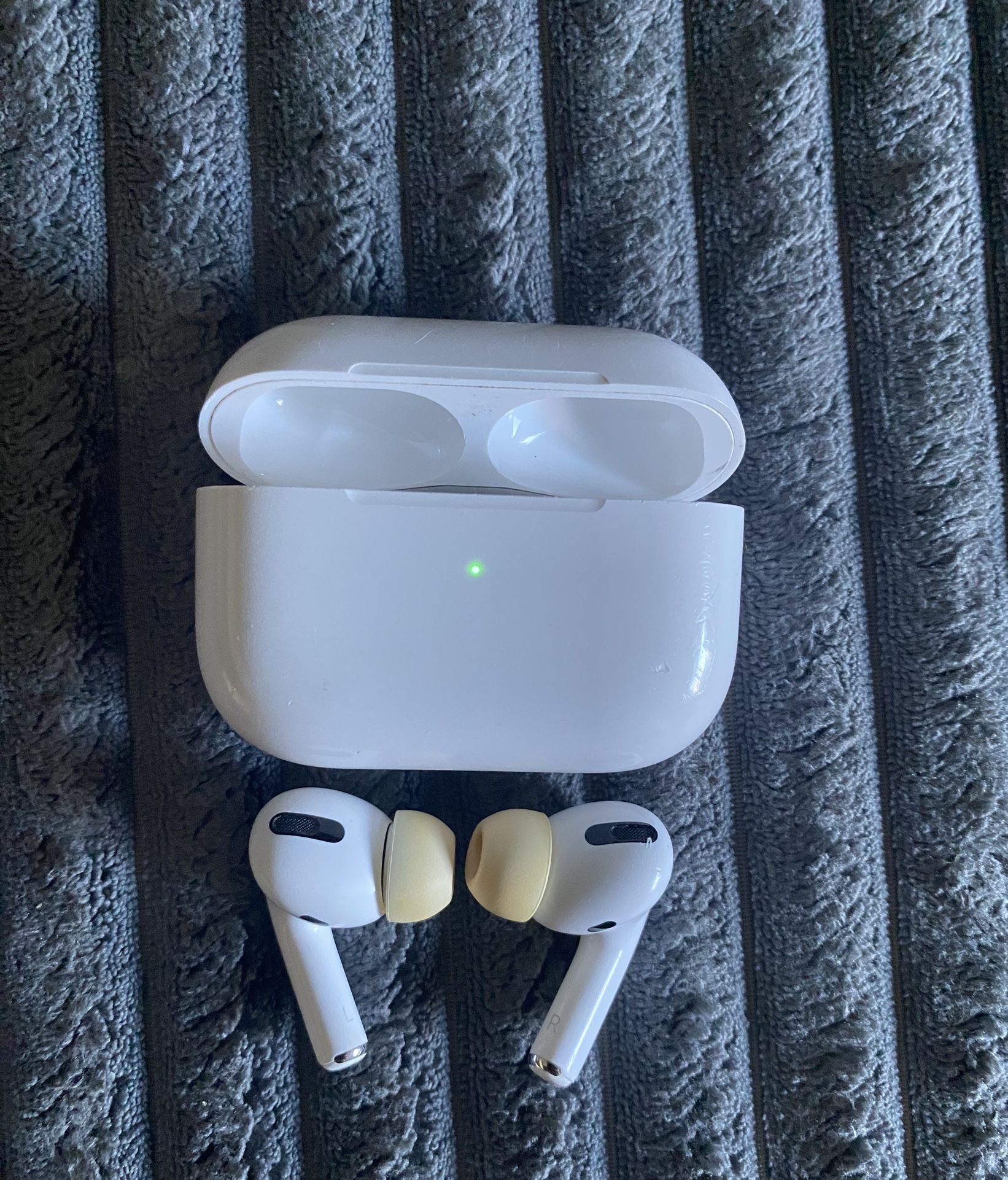 Apple AirPods Pro (1st Generation)