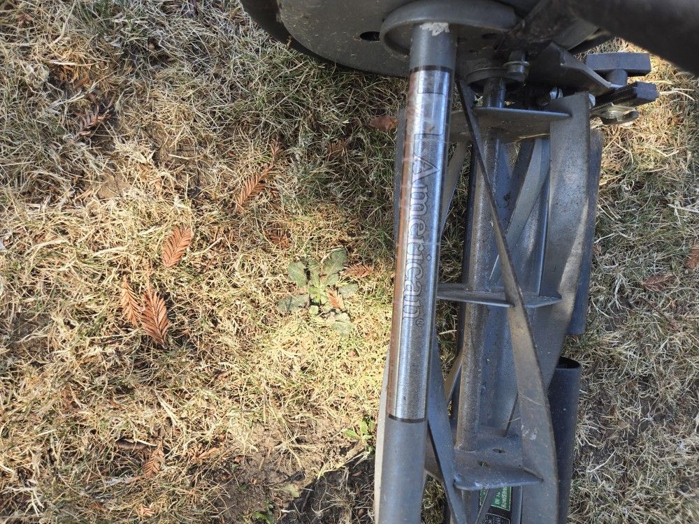 American 16 In Manual Walk Behing Lawn Mower