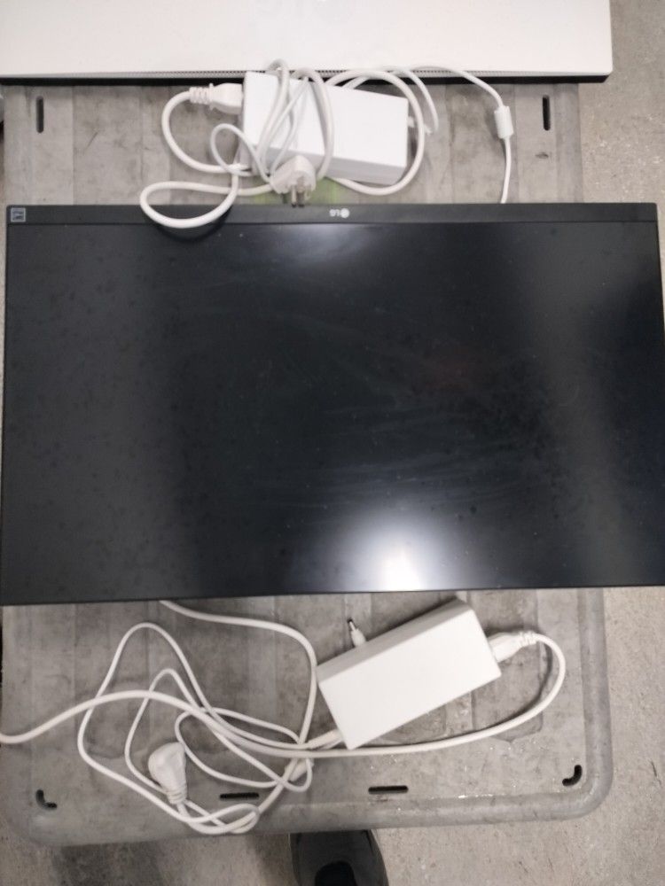 LG Monitor 27UP650 Monitors