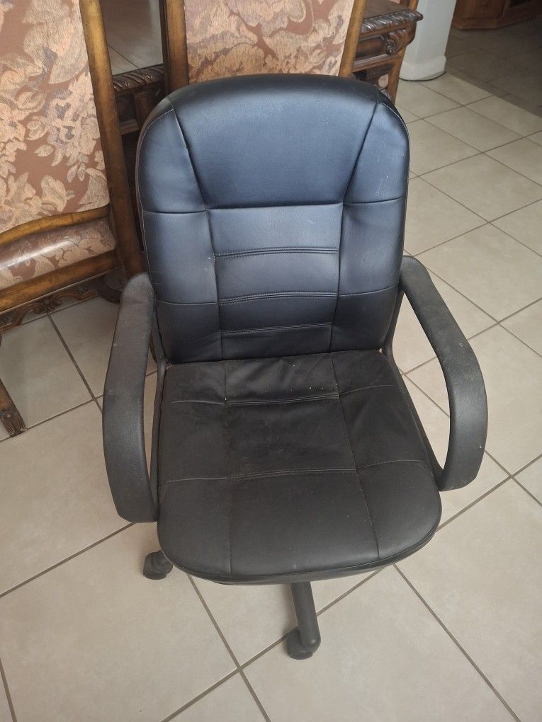 Desk Chairs/Sillas De Oficina