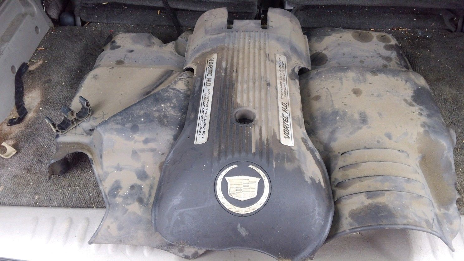 Cadillac Escalade 6.0 LQ9 3 Pieces Engine Cover Parts Vortec 6000 H.O.