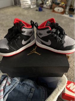 JORDAN 1 MID SIZE 4c  NEW