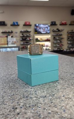 10k Yellow Gold Man's ring/12g/Ring Size 7/60 Natural Diamonds