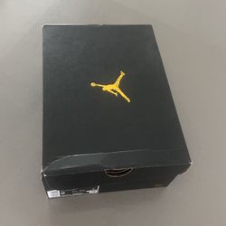 AIR JORDAN 1 MID Size 9