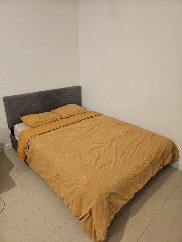 Queen Bed With Mattress And Topper