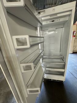 Thermador fridge and freezer columns, panel ready