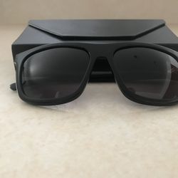 Sunglasses from the 5th