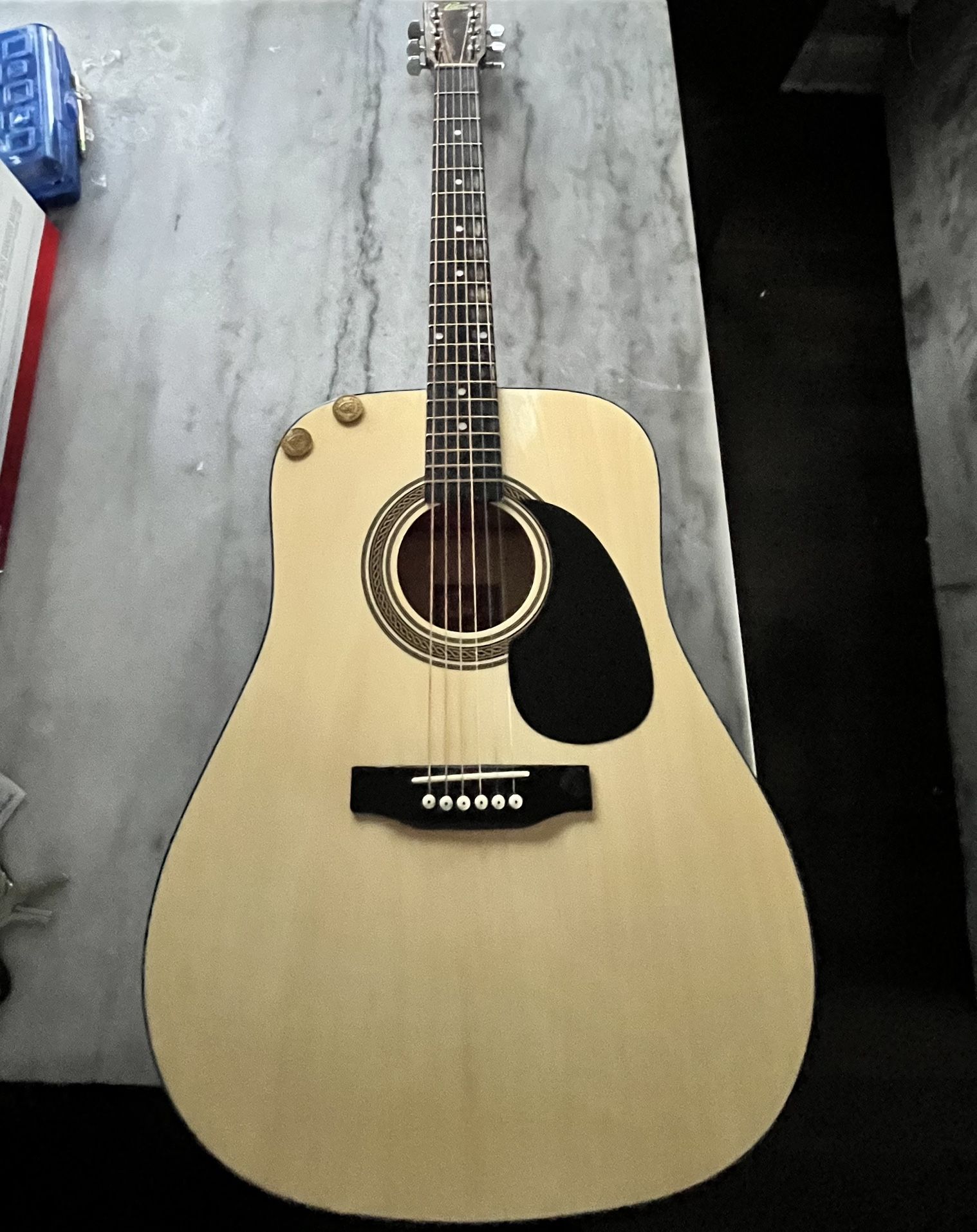 Rouge Acoustic Guitar