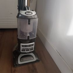 Shark carpet washing and vacuuming machine