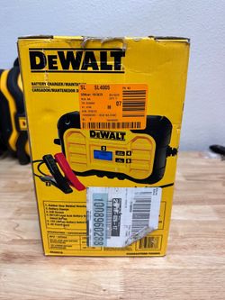 DEWALT Professional 10 Amp Battery Charger, Battery Maintainer,