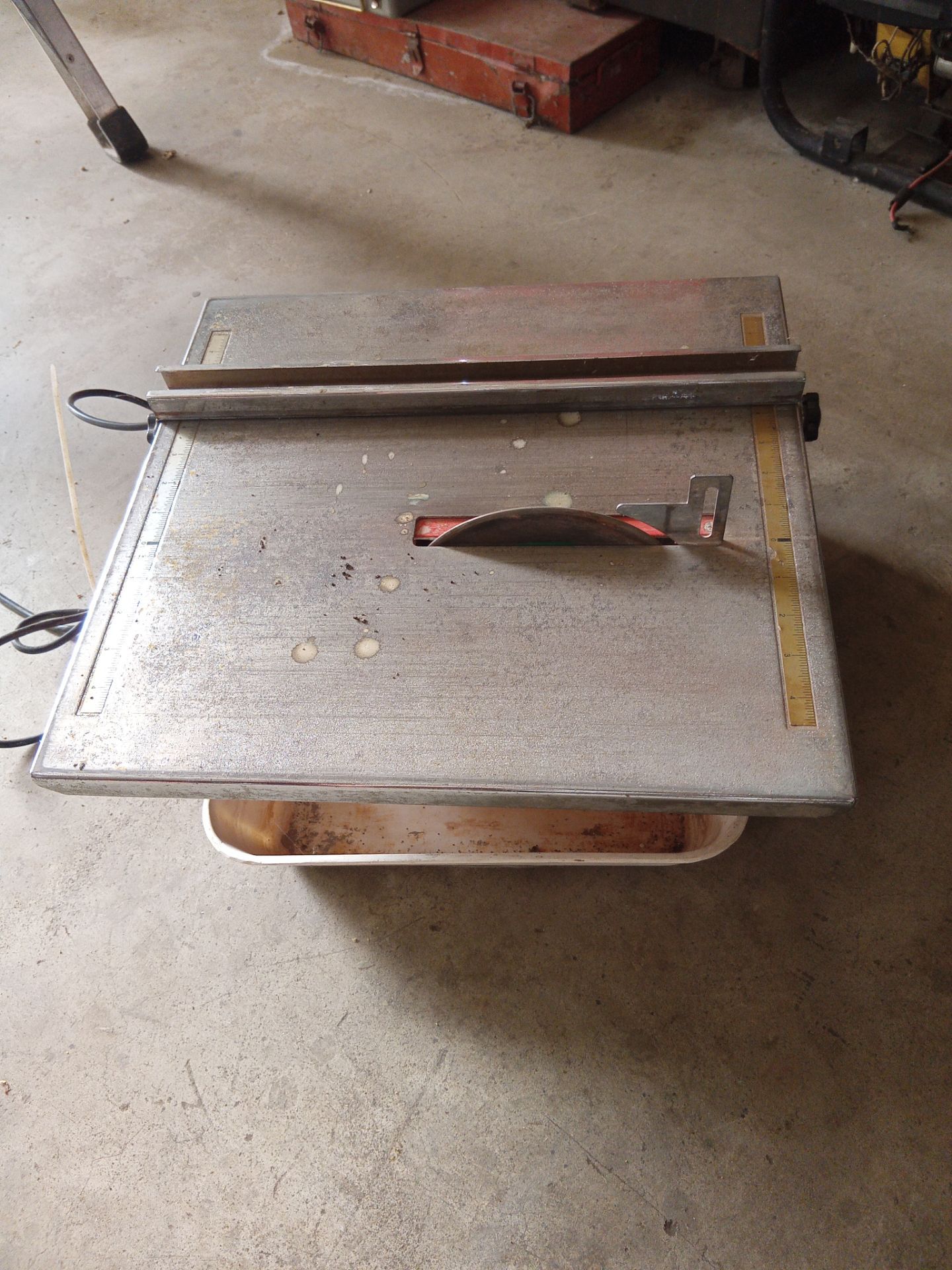 Tile saw
