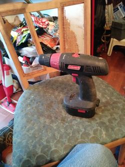 Coleman 18Volt DRILL WITH CHARGER BUT CHUCK IS STUCK