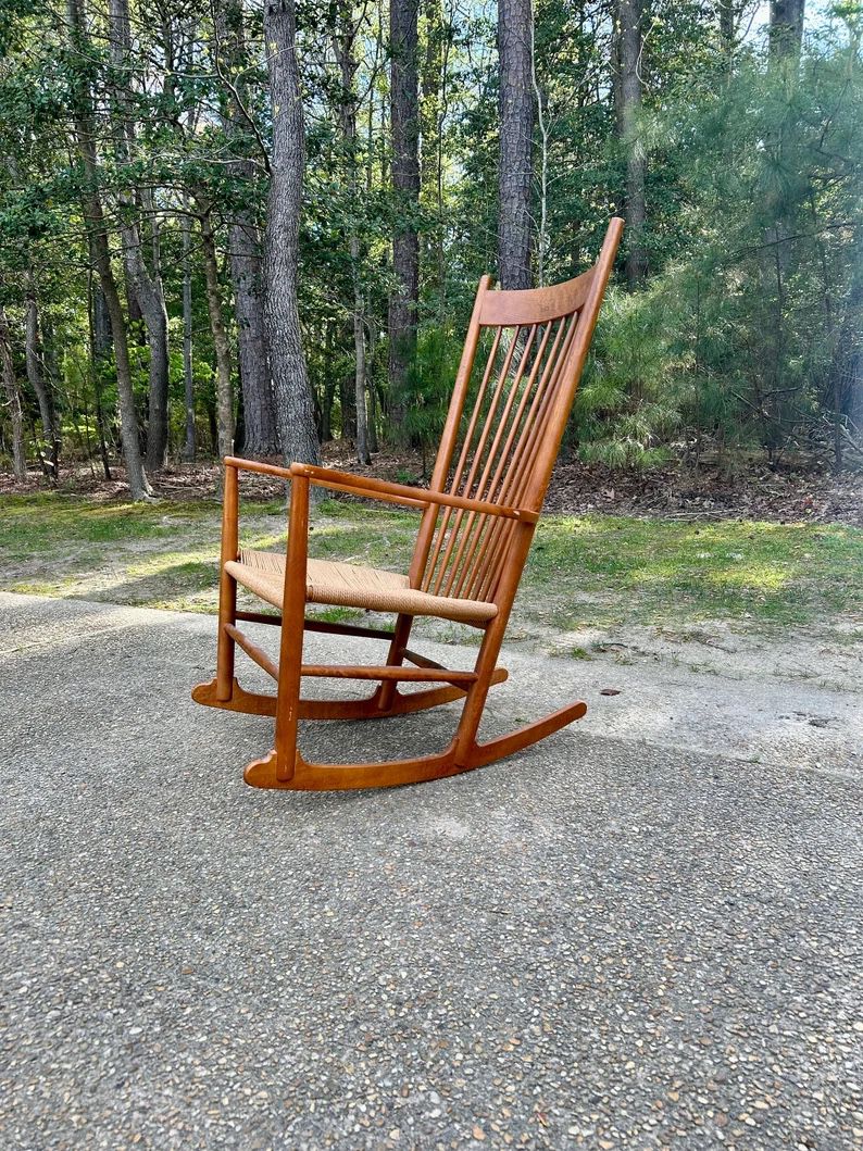 Mid Century Danish J16 Rocking chair designed by Hans Wegner